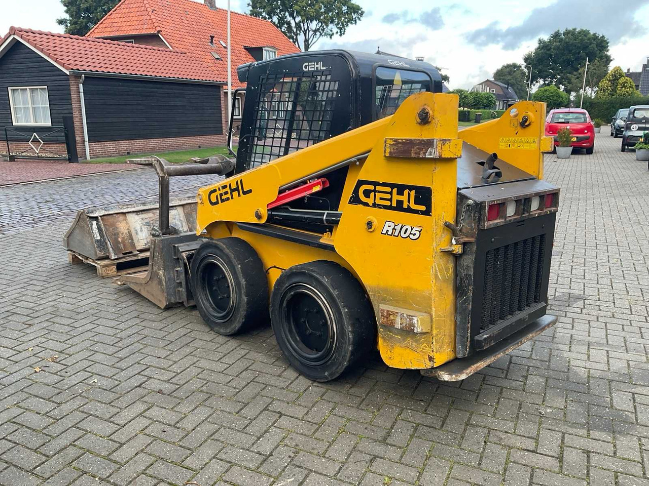 Gehl R105 - Skid steer: gambar 2 Gehl R105 - Skid steer: gambar 2