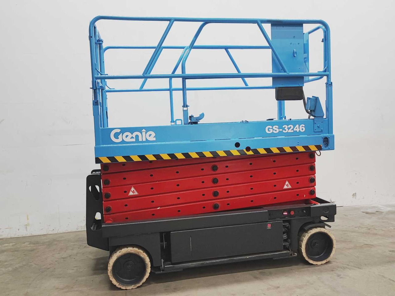 Genie GS-3246 - Platform pengangkat: gambar 2 Genie GS-3246 - Platform pengangkat: gambar 2