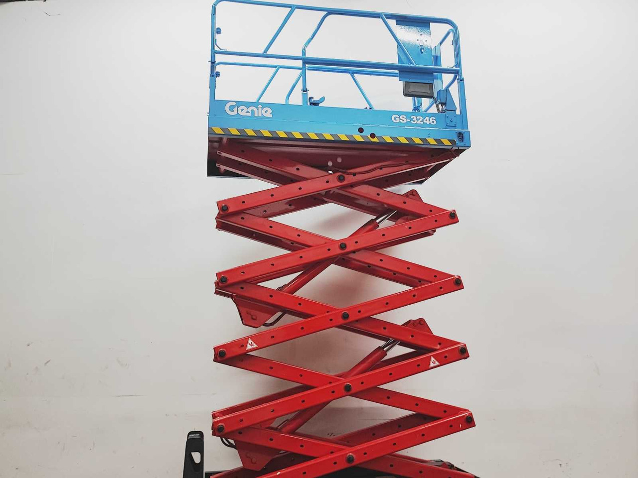 Genie GS-3246 - Platform pengangkat: gambar 5 Genie GS-3246 - Platform pengangkat: gambar 5