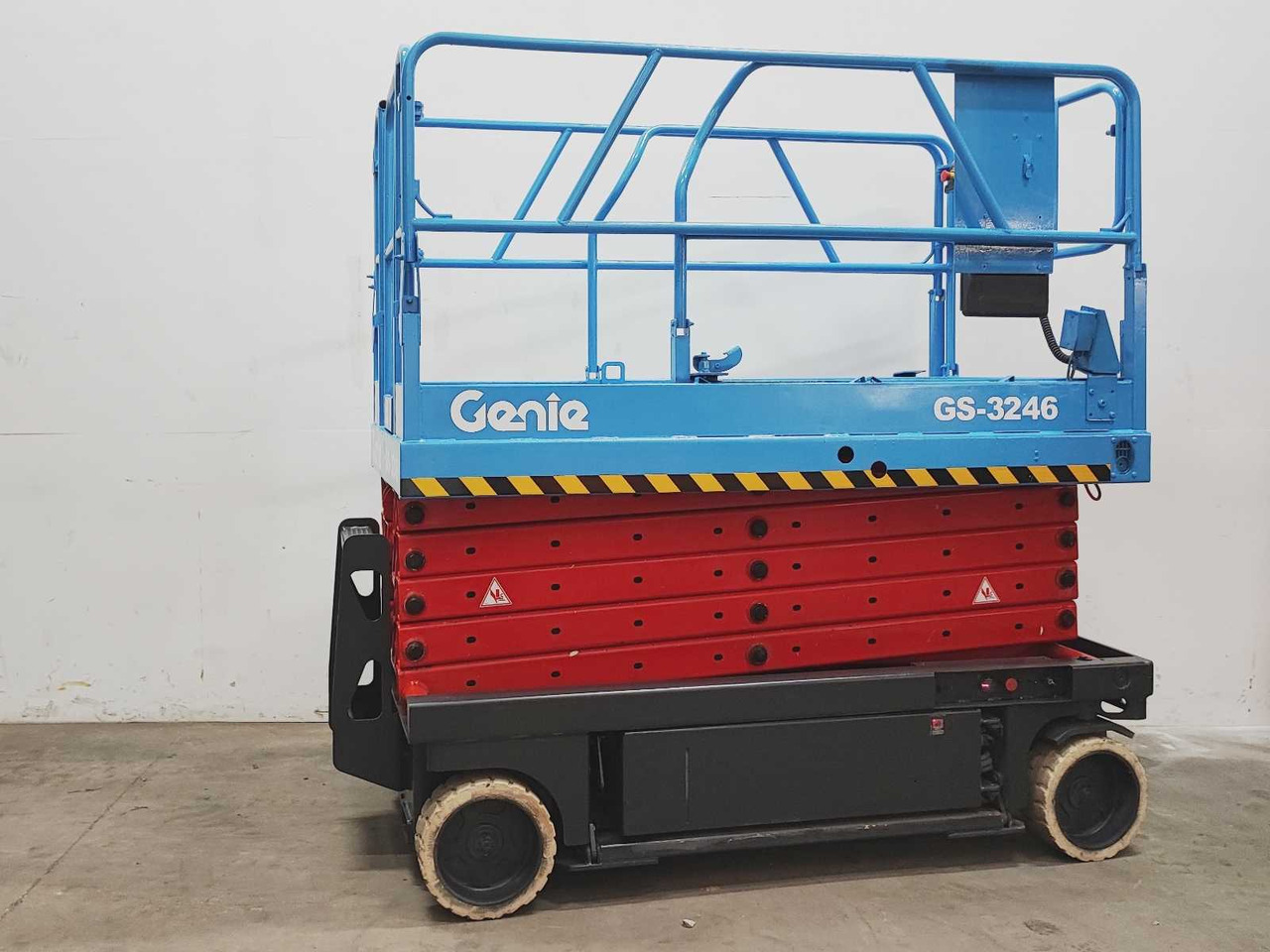 Genie GS-3246 - Platform pengangkat: gambar 3 Genie GS-3246 - Platform pengangkat: gambar 3