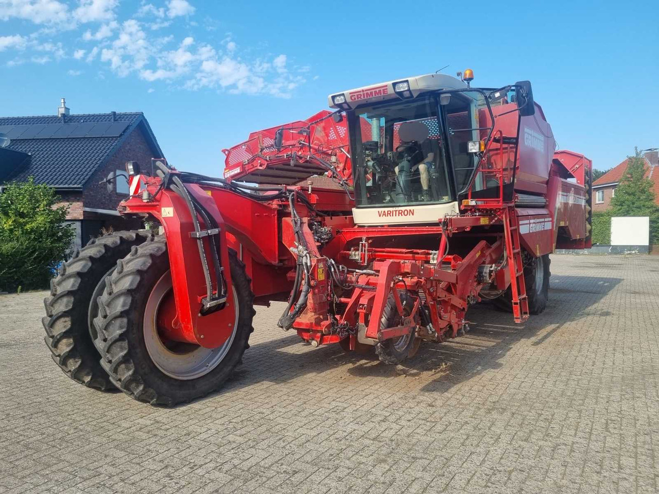 Grimme Varitron 270 - Traktor kota: gambar 1 Grimme Varitron 270 - Traktor kota: gambar 1