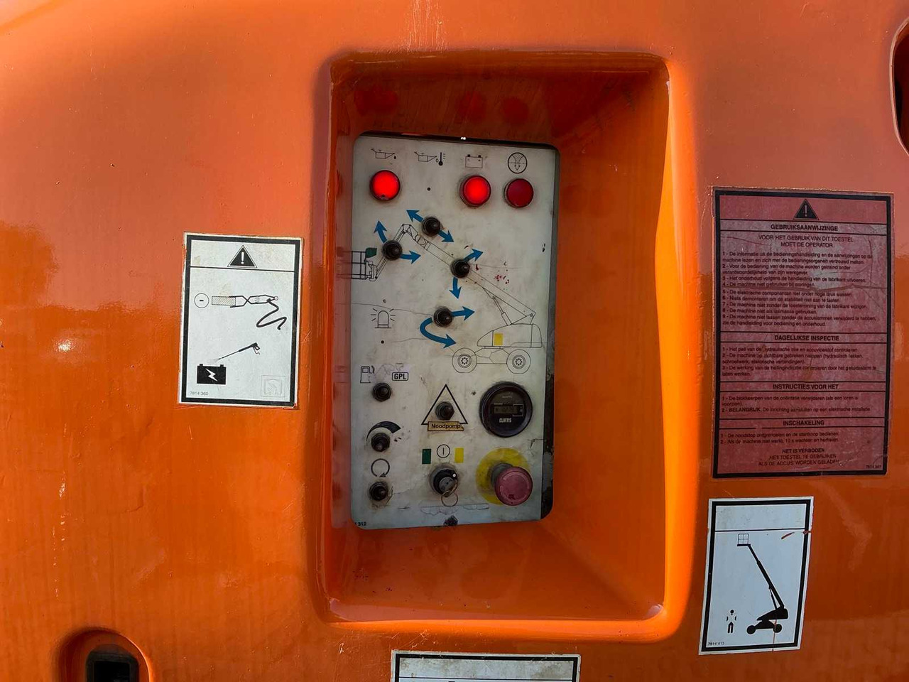 HAULOTTE 2000 HAULOTTE H25TPX AERIAL WORK PLATFORMS - Platform pengangkat: gambar 5 HAULOTTE 2000 HAULOTTE H25TPX AERIAL WORK PLATFORMS - Platform pengangkat: gambar 5