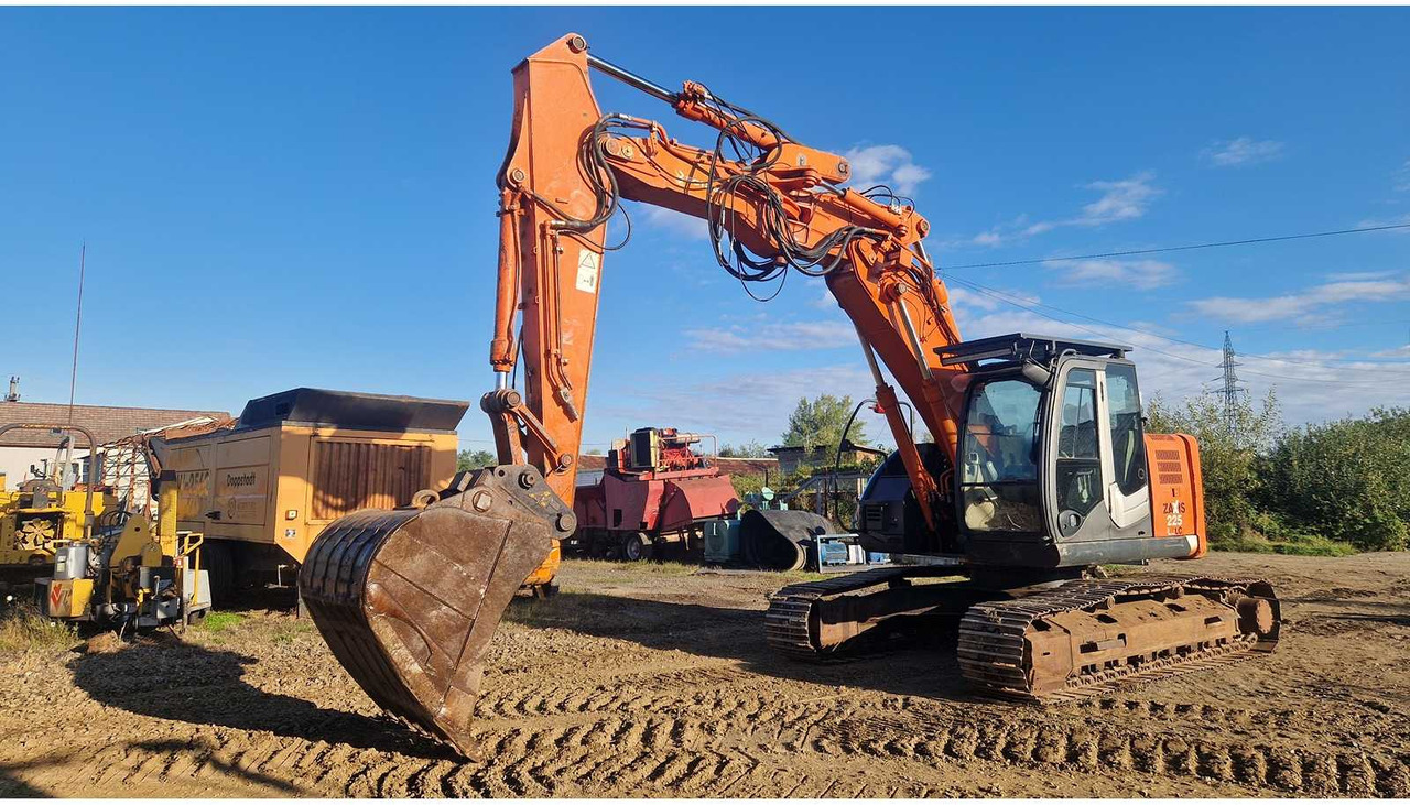 HITACHI Zaxis 225 - Ekskavator perayap: gambar 1 HITACHI Zaxis 225 - Ekskavator perayap: gambar 1