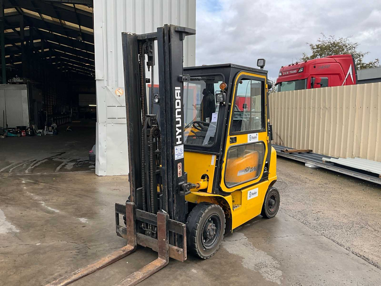 HYUNDAI HDF25-5 FORKLIFT - Forklift: gambar 1 HYUNDAI HDF25-5 FORKLIFT - Forklift: gambar 1