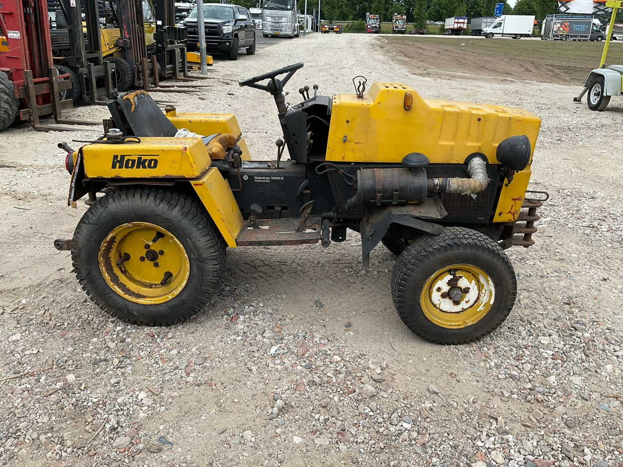 Hakotrac 3800 D - Traktor kompak: gambar 5 Hakotrac 3800 D - Traktor kompak: gambar 5