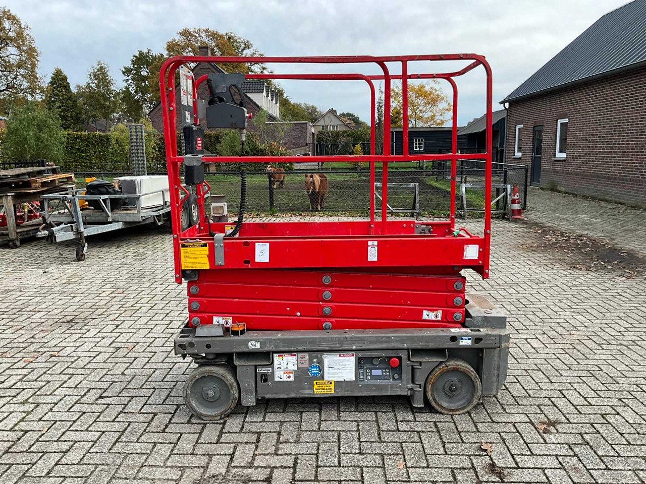 Haulotte Scissors - Platform pengangkat: gambar 1 Haulotte Scissors - Platform pengangkat: gambar 1