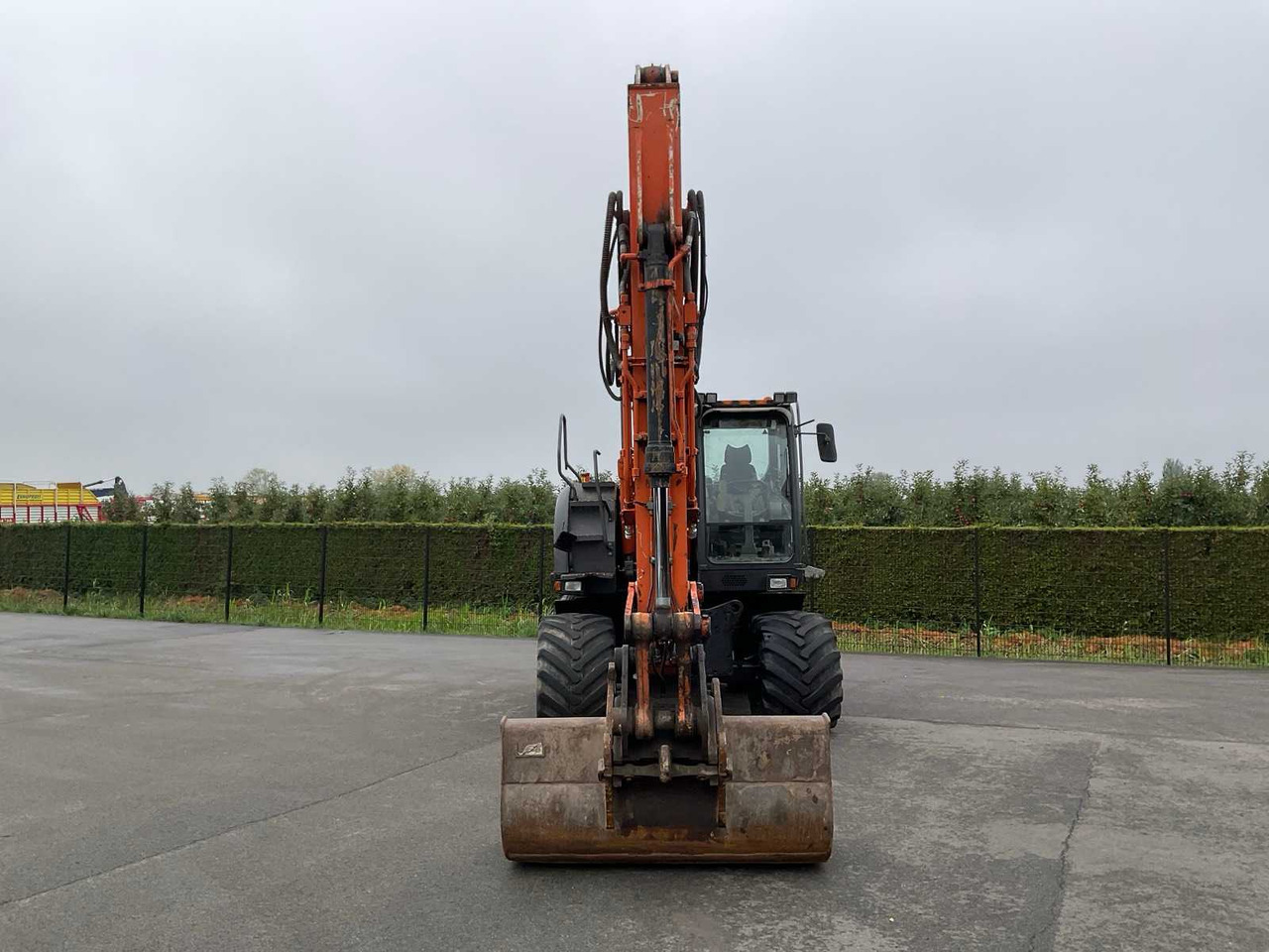 Hitachi ZX-170W-3 - Ekskavator roda: gambar 4 Hitachi ZX-170W-3 - Ekskavator roda: gambar 4