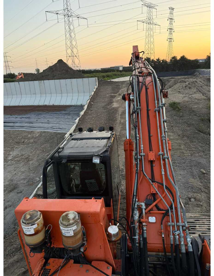 Hitachi Zaxis 350LC-5B - Ekskavator perayap: gambar 4 Hitachi Zaxis 350LC-5B - Ekskavator perayap: gambar 4
