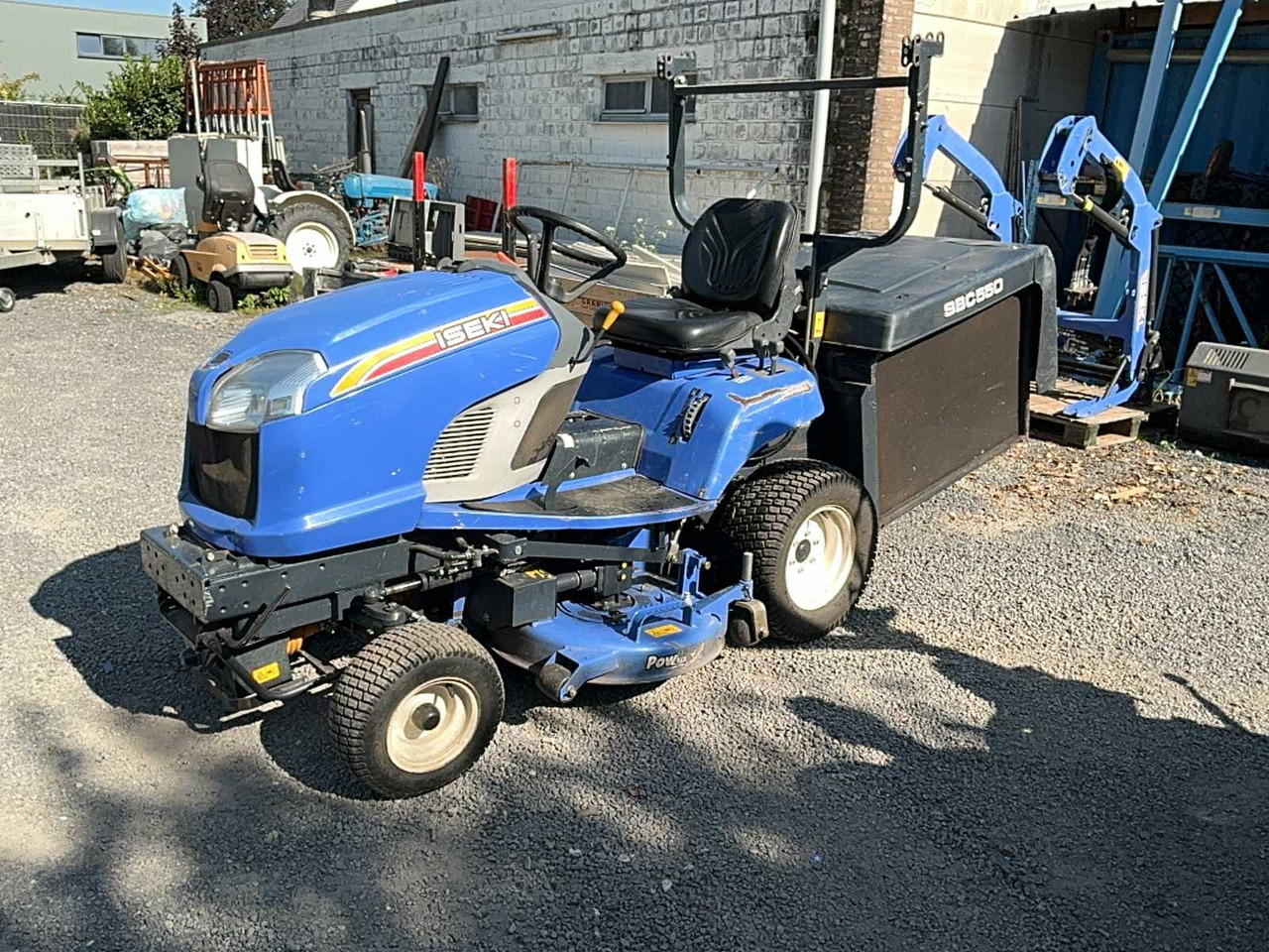 Iseki SXG323 - Mesin pemotong rumput: gambar 2 Iseki SXG323 - Mesin pemotong rumput: gambar 2
