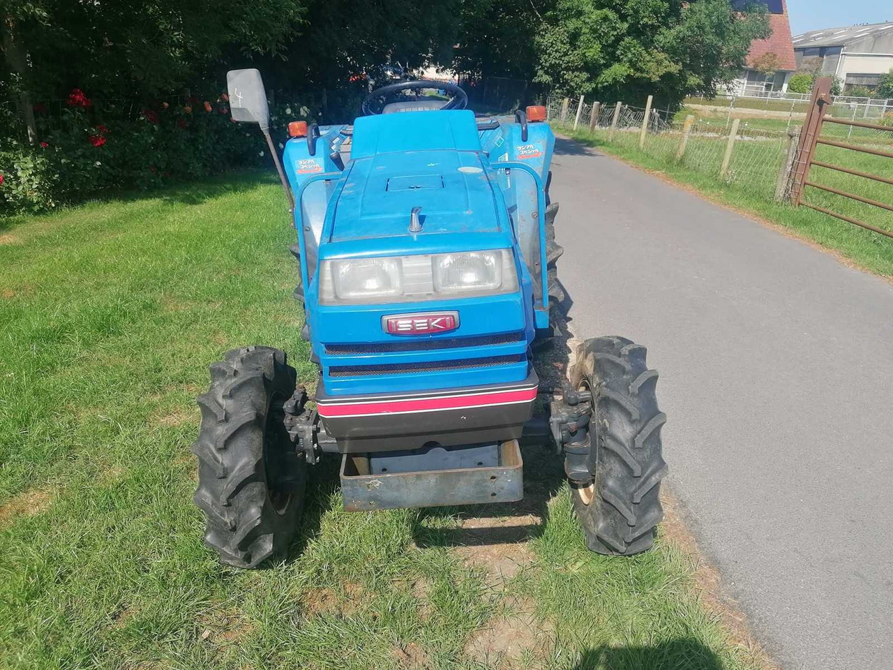 Iseki TA227 - Traktor kompak: gambar 2 Iseki TA227 - Traktor kompak: gambar 2