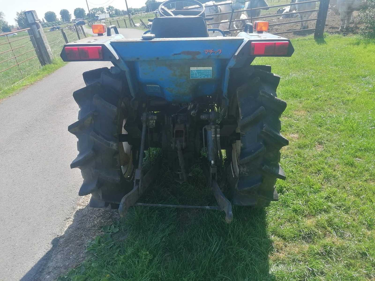 Iseki TA227 - Traktor kompak: gambar 4 Iseki TA227 - Traktor kompak: gambar 4