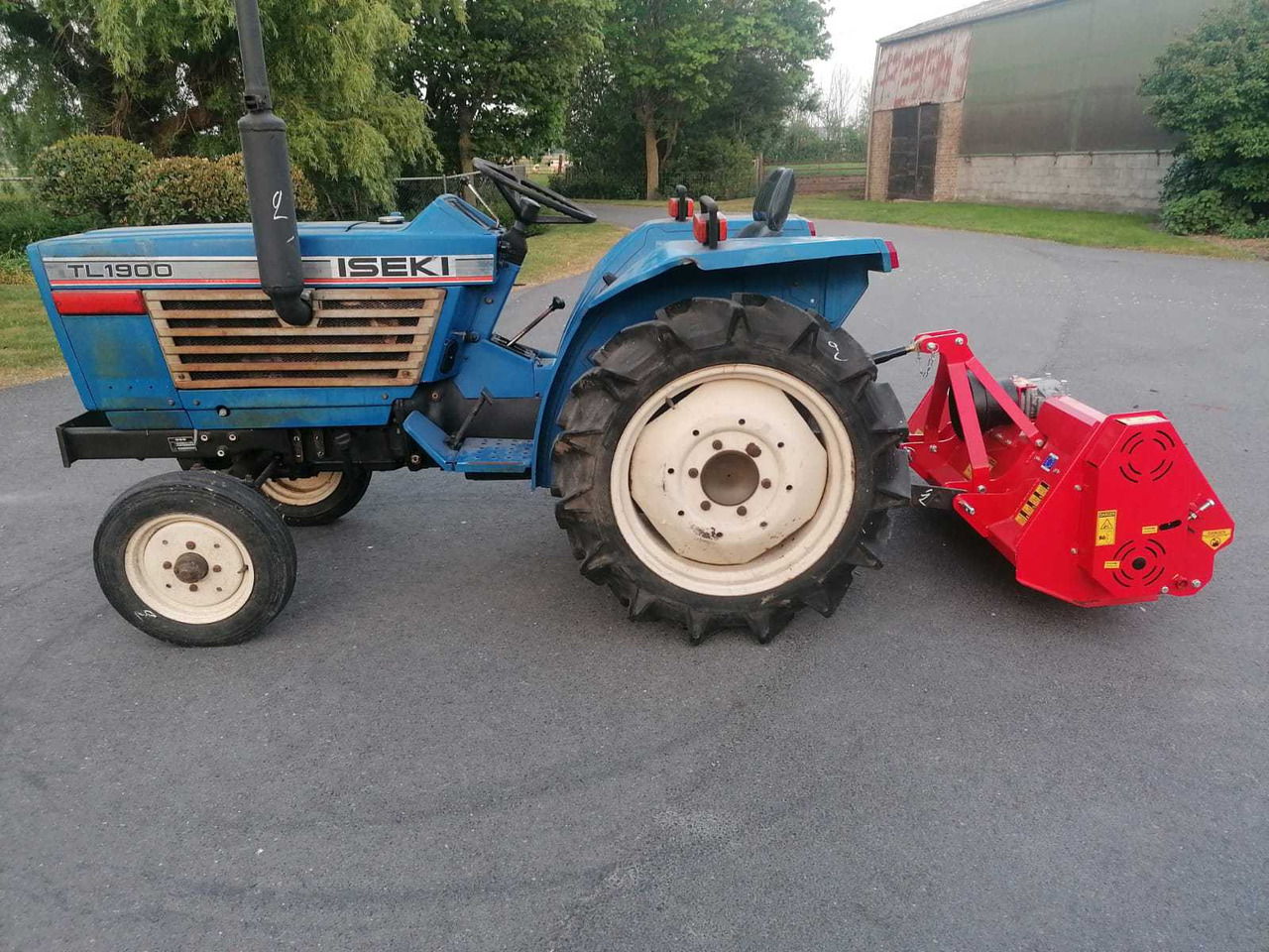 Iseki TL1900 - Traktor kompak: gambar 1 Iseki TL1900 - Traktor kompak: gambar 1