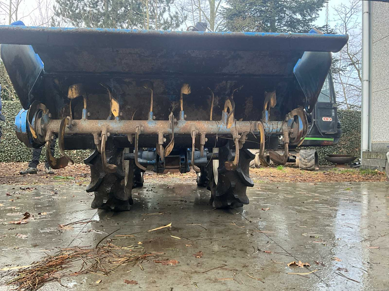 Iseki TM15 - Traktor kompak: gambar 5 Iseki TM15 - Traktor kompak: gambar 5