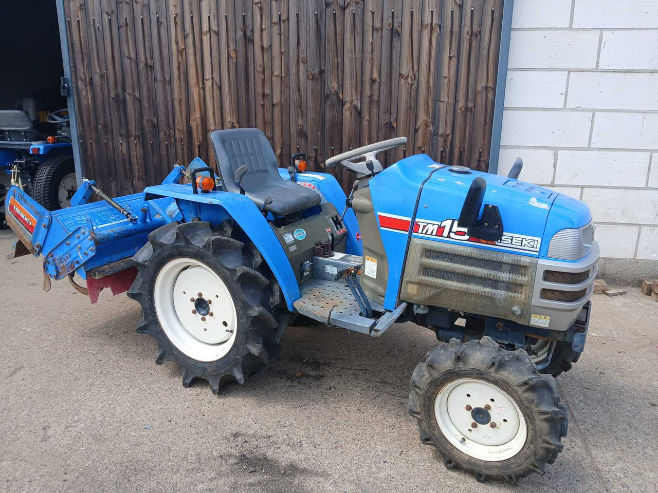 Iseki TM15 - Traktor kompak: gambar 3 Iseki TM15 - Traktor kompak: gambar 3