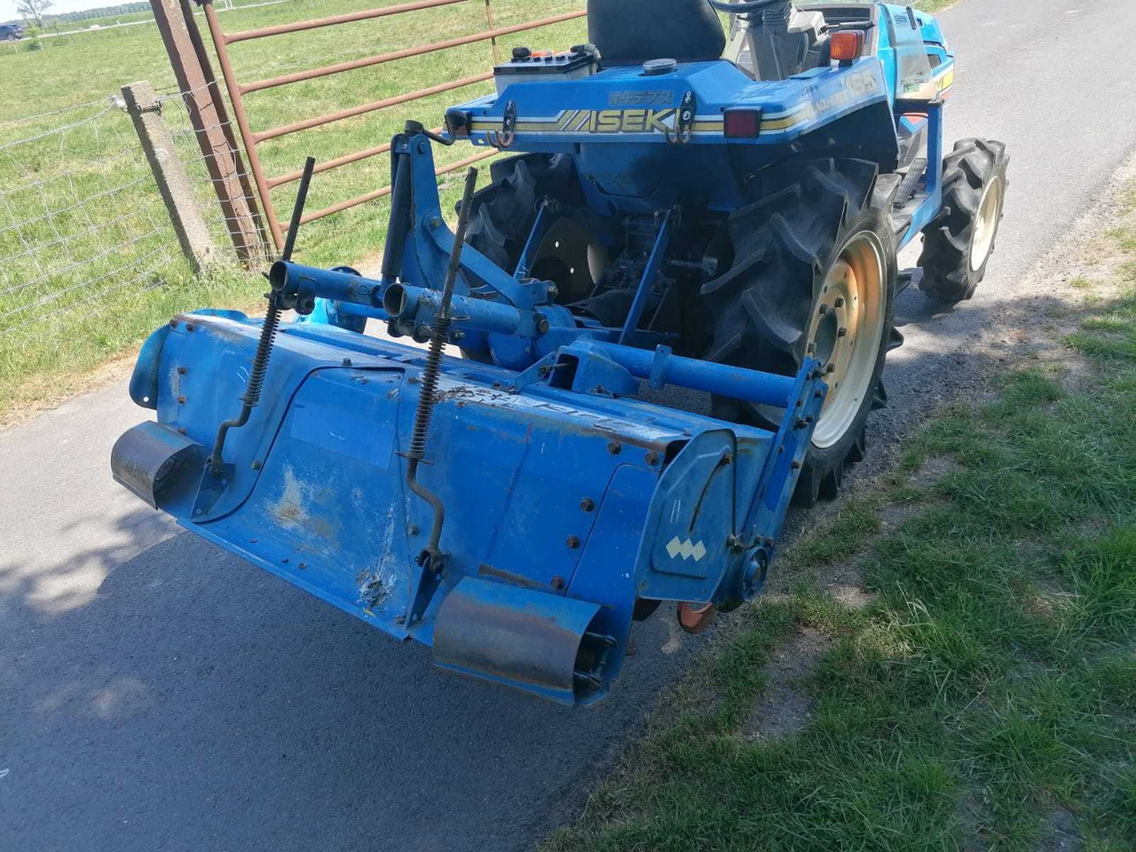 Iseki TU165F - Traktor kompak: gambar 4 Iseki TU165F - Traktor kompak: gambar 4