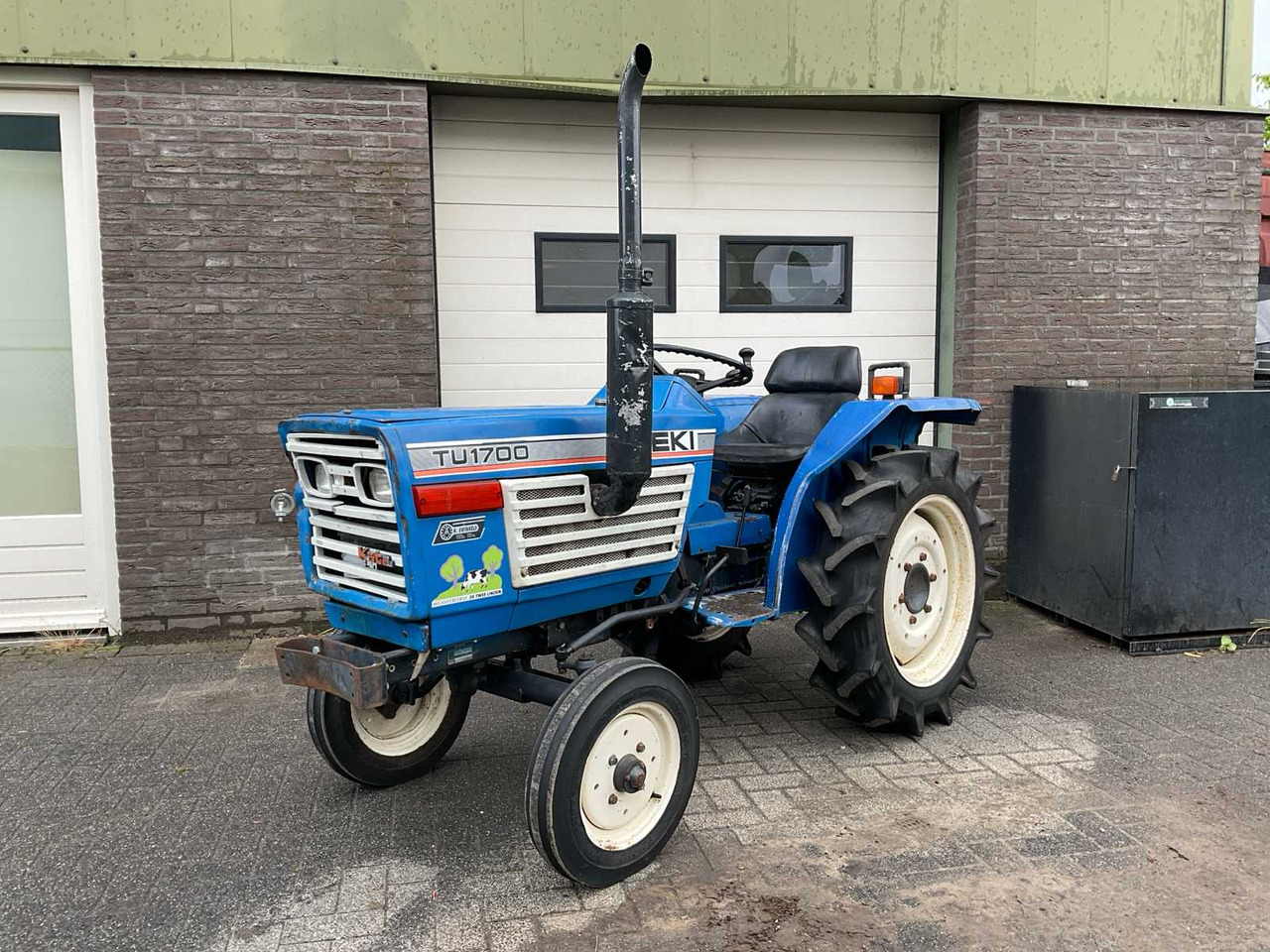 Iseki TU1700 - Traktor kompak: gambar 1 Iseki TU1700 - Traktor kompak: gambar 1