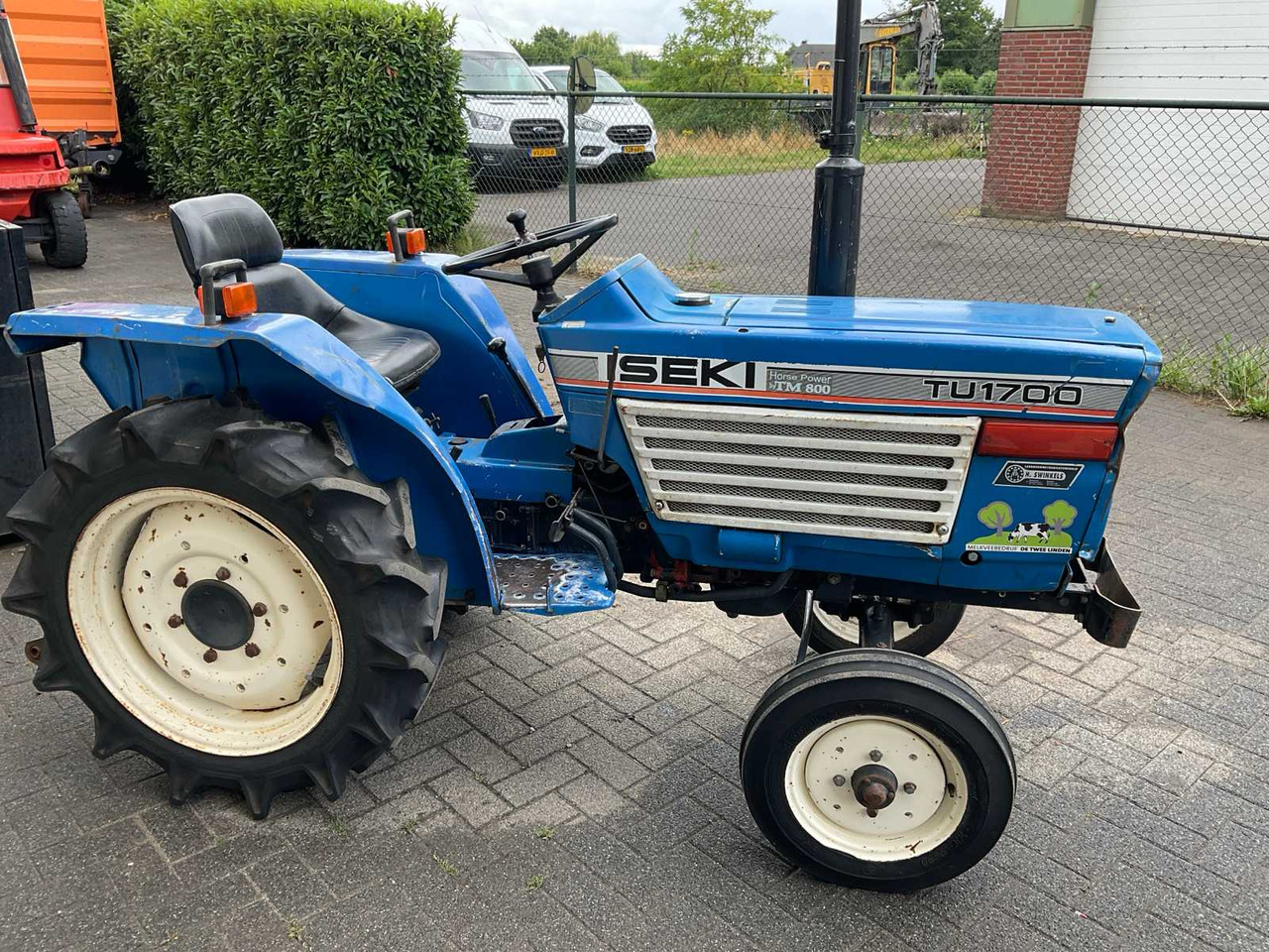 Iseki TU1700 - Traktor kompak: gambar 5 Iseki TU1700 - Traktor kompak: gambar 5