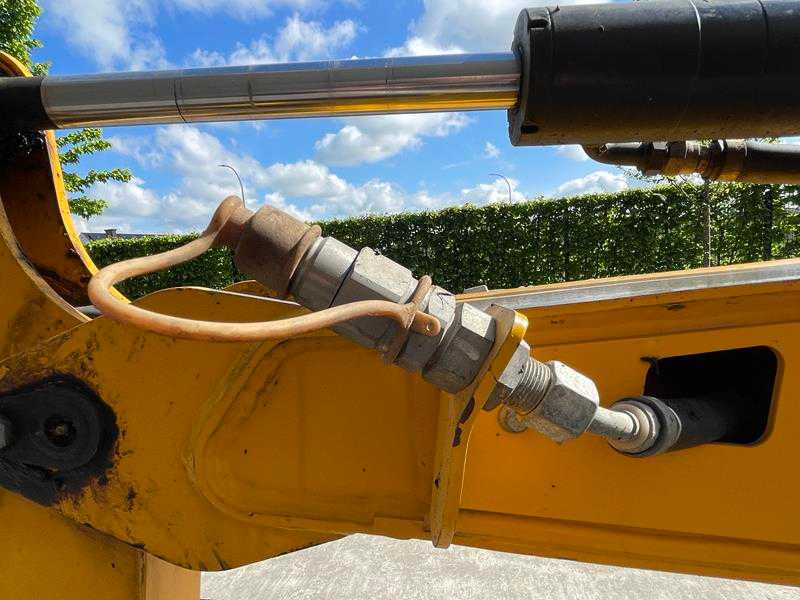 Ekskavator perayap JCB 15 C-1: gambar 20