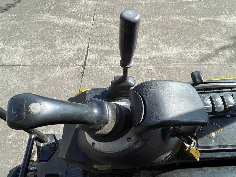 Ekskavator perayap JCB 15 C-1: gambar 14
