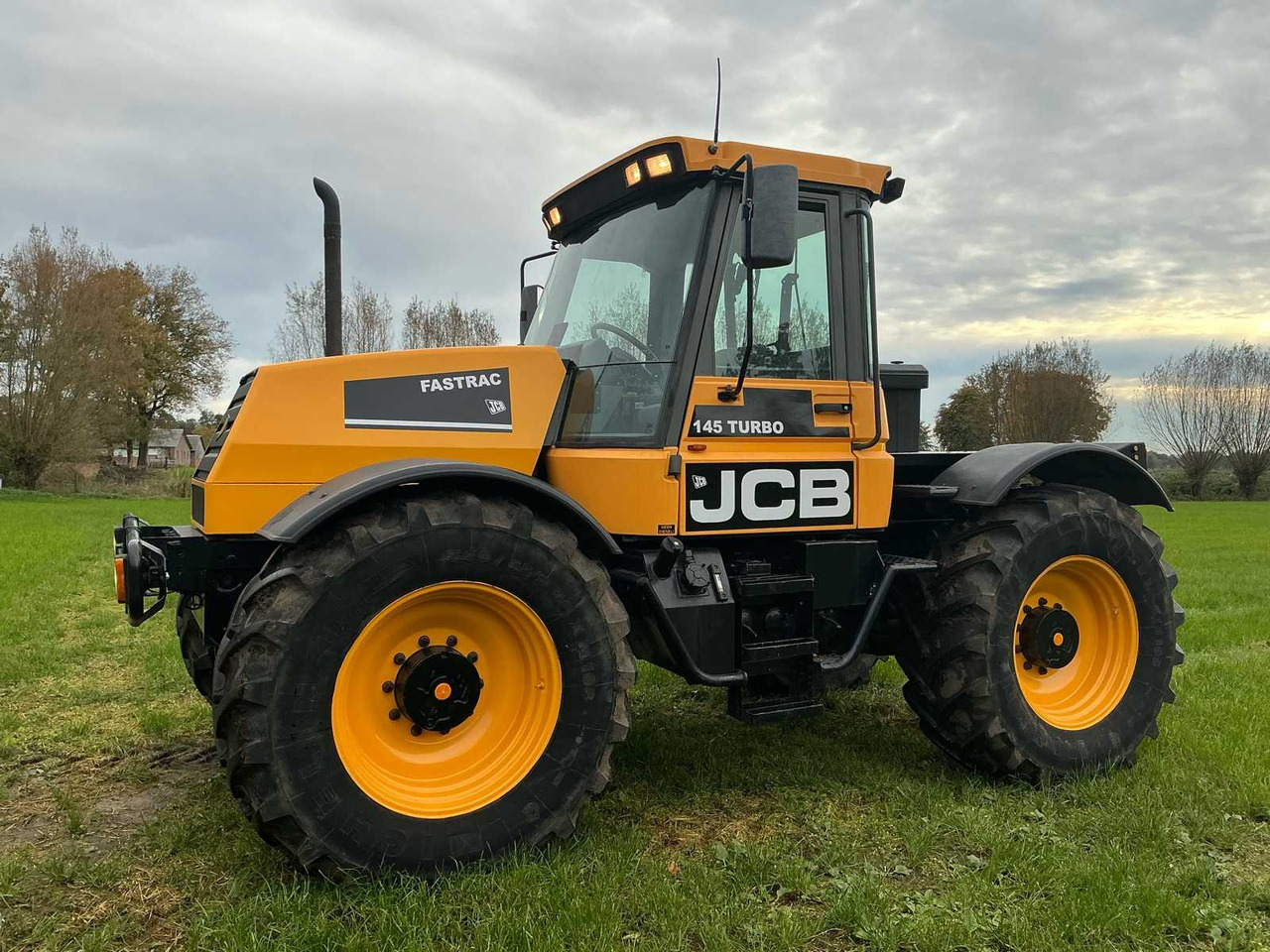 JCB 1993 JCB FASTRAC 145 TURBO ALL-WHEEL DRIVE TRACTOR - Traktor: gambar 3 JCB 1993 JCB FASTRAC 145 TURBO ALL-WHEEL DRIVE TRACTOR - Traktor: gambar 3