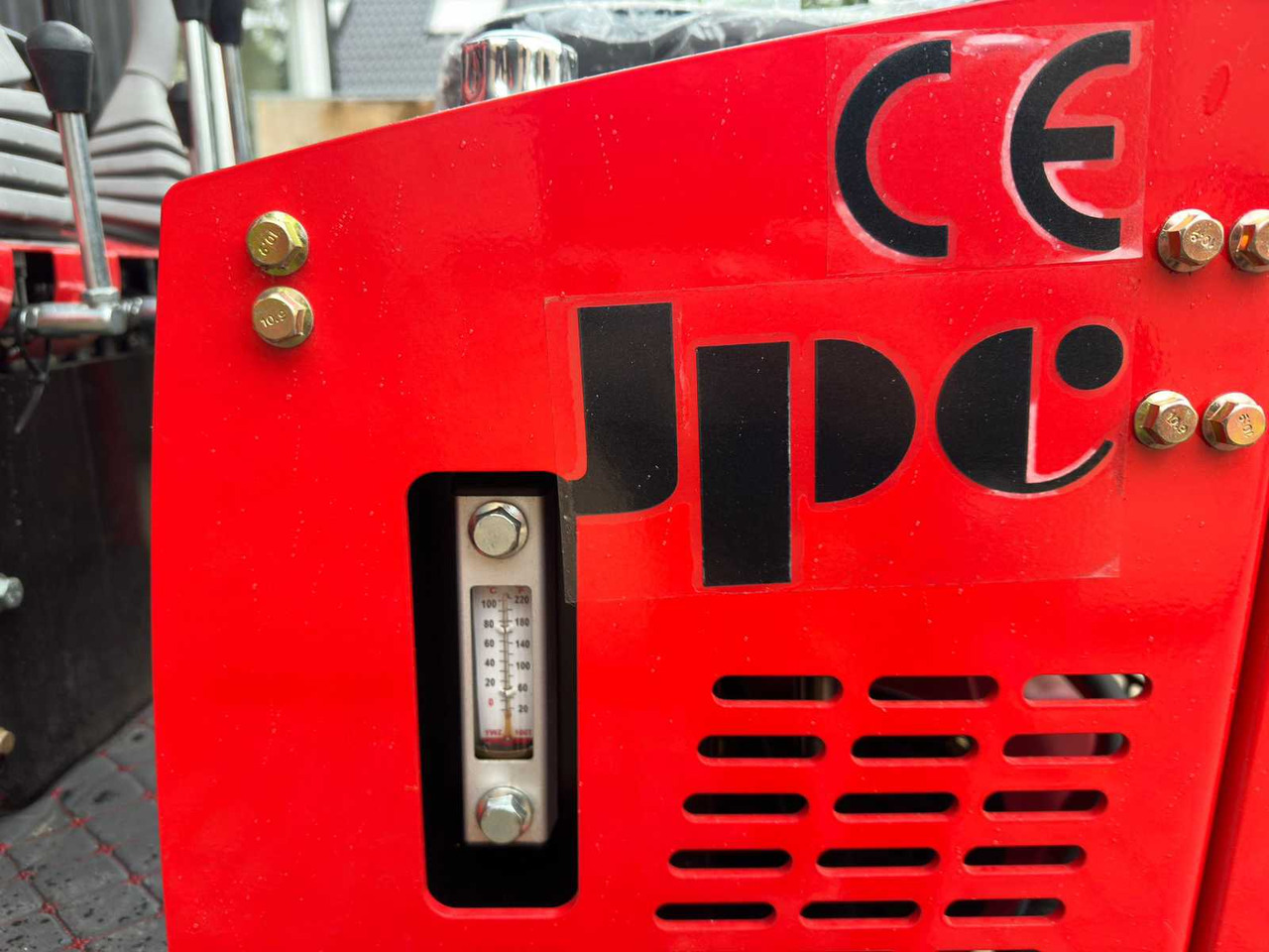 Ekskavator mini JPC HT12: gambar 12