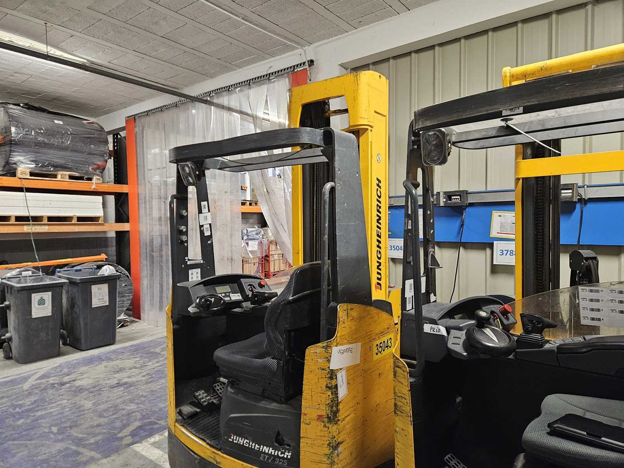 JUNGHEINRICH - 2007 - ETV 325 - FORKLIFT - Forklift: gambar 4 JUNGHEINRICH - 2007 - ETV 325 - FORKLIFT - Forklift: gambar 4