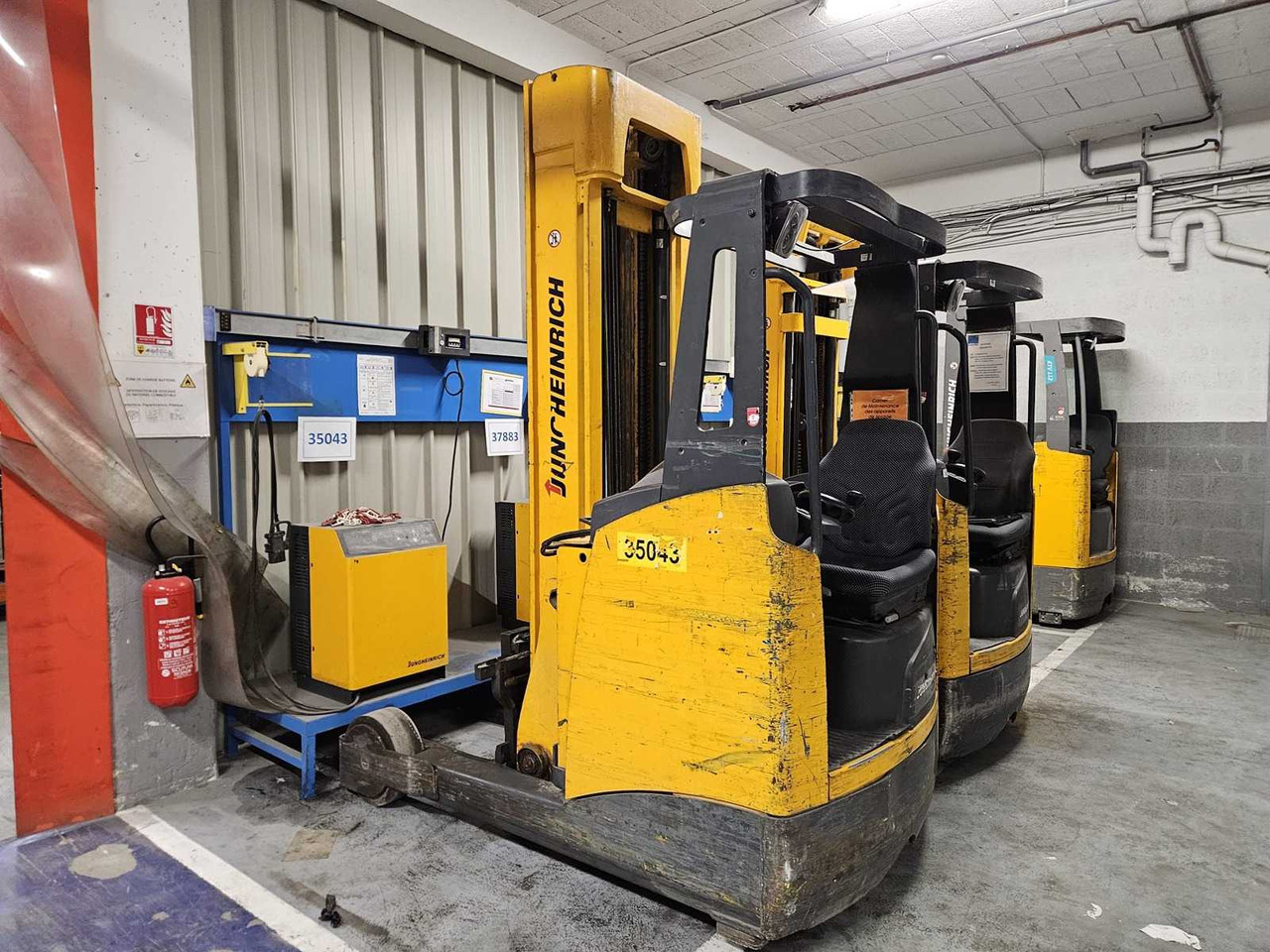 JUNGHEINRICH - 2007 - ETV 325 - FORKLIFT - Forklift: gambar 1 JUNGHEINRICH - 2007 - ETV 325 - FORKLIFT - Forklift: gambar 1