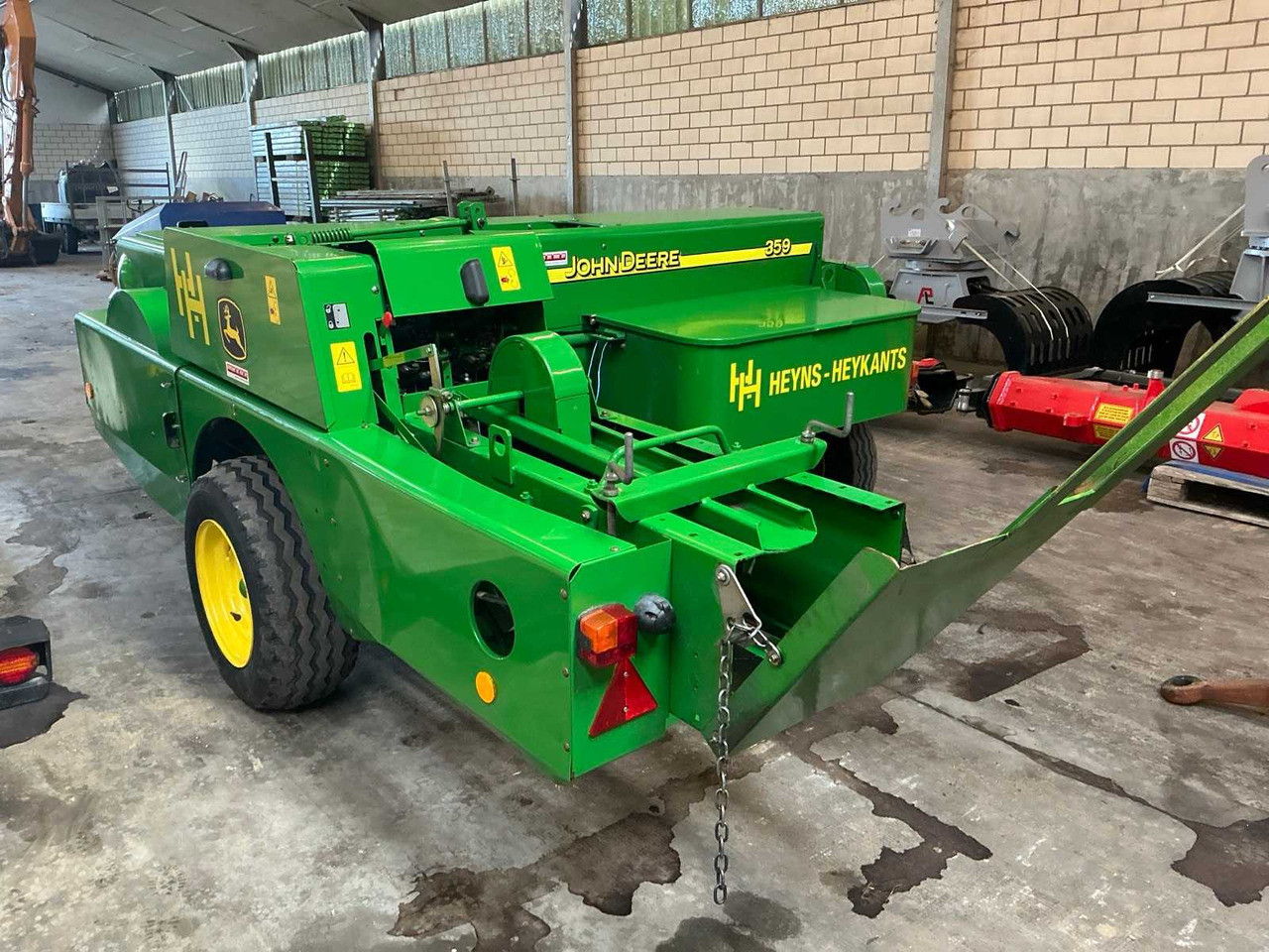 John Deere 359 - Baler persegi: gambar 3 John Deere 359 - Baler persegi: gambar 3