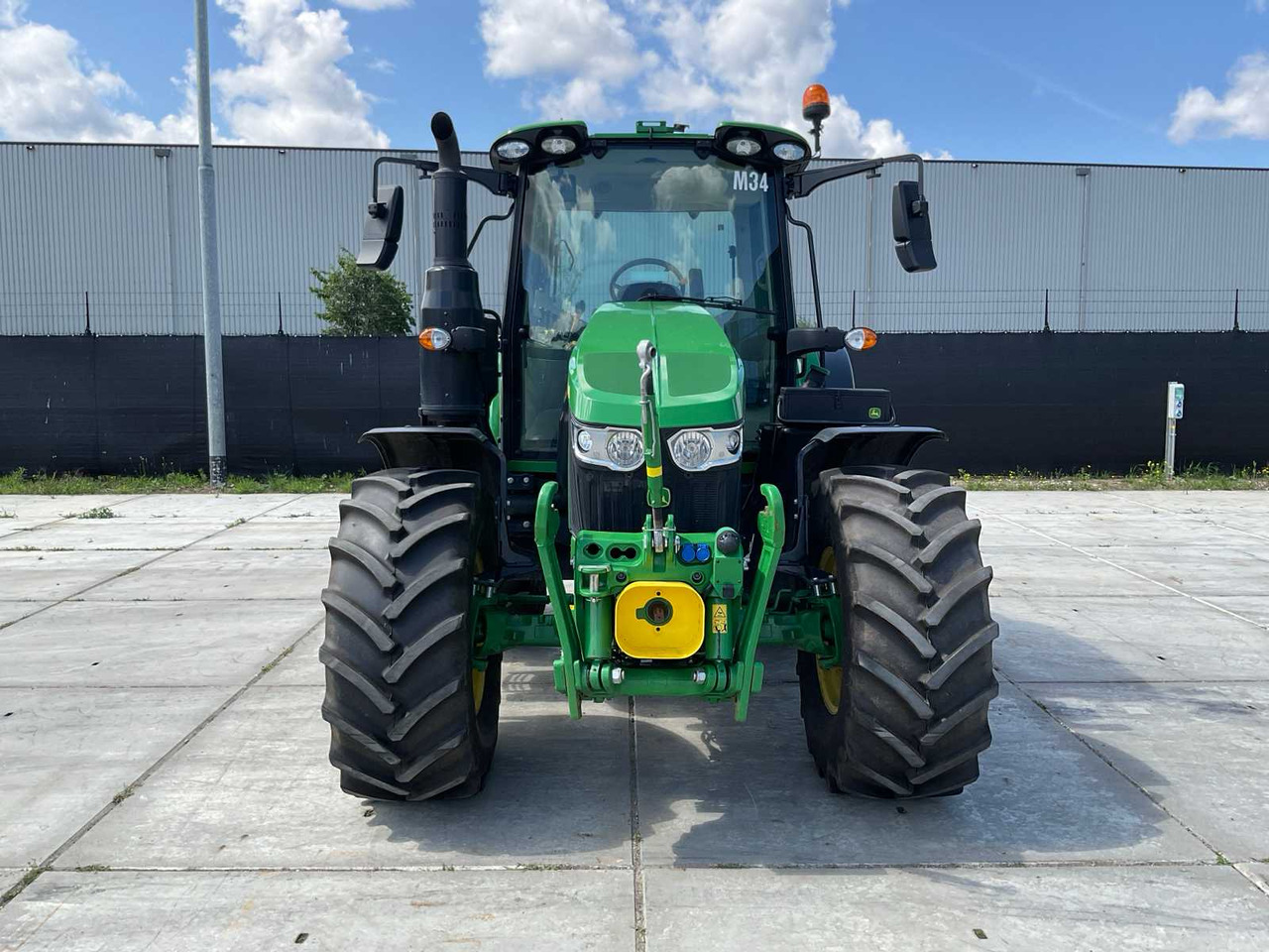 John Deere 6120M - Traktor: gambar 2 John Deere 6120M - Traktor: gambar 2