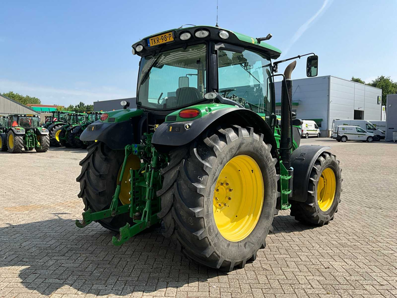 John Deere 6125R - Traktor: gambar 3 John Deere 6125R - Traktor: gambar 3