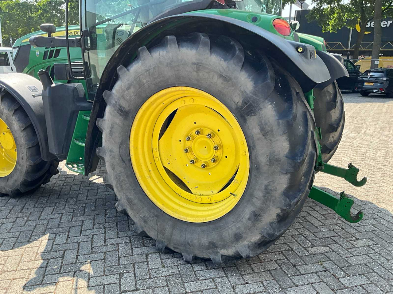 John Deere 6125R - Traktor: gambar 5 John Deere 6125R - Traktor: gambar 5