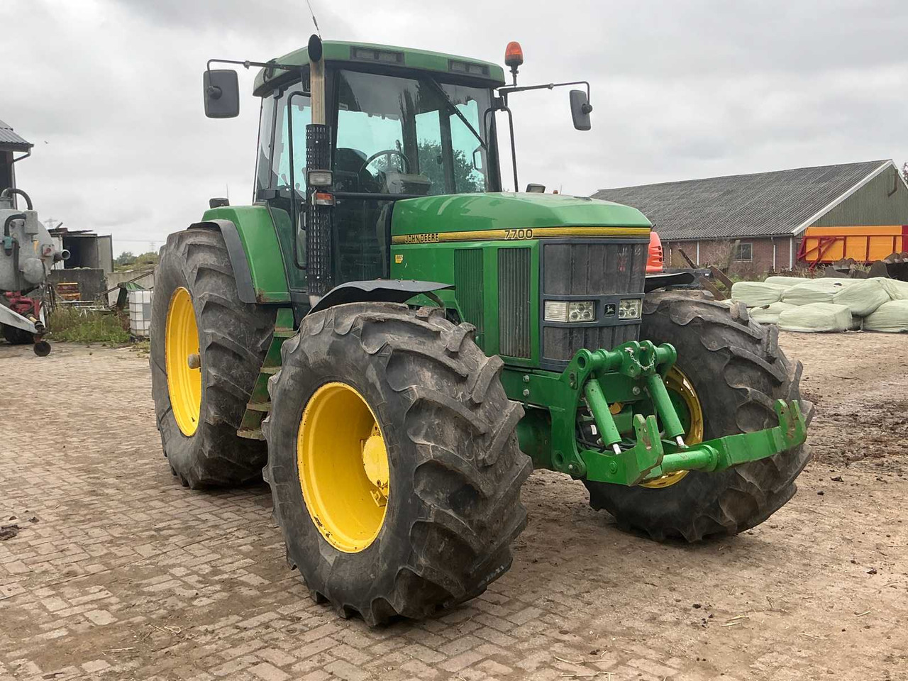 John deere 7700 - Traktor: gambar 2 John deere 7700 - Traktor: gambar 2