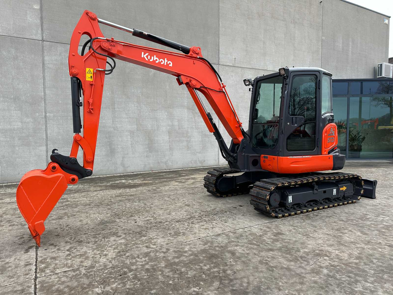 KUBOTA - 2014 - KX165-5 - MIDI EXCAVATOR - Ekskavator: gambar 1 KUBOTA - 2014 - KX165-5 - MIDI EXCAVATOR - Ekskavator: gambar 1