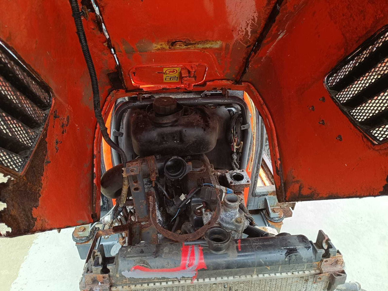 KUBOTA 4-WHEEL DRIVE TRACTOR - Traktor: gambar 3 KUBOTA 4-WHEEL DRIVE TRACTOR - Traktor: gambar 3