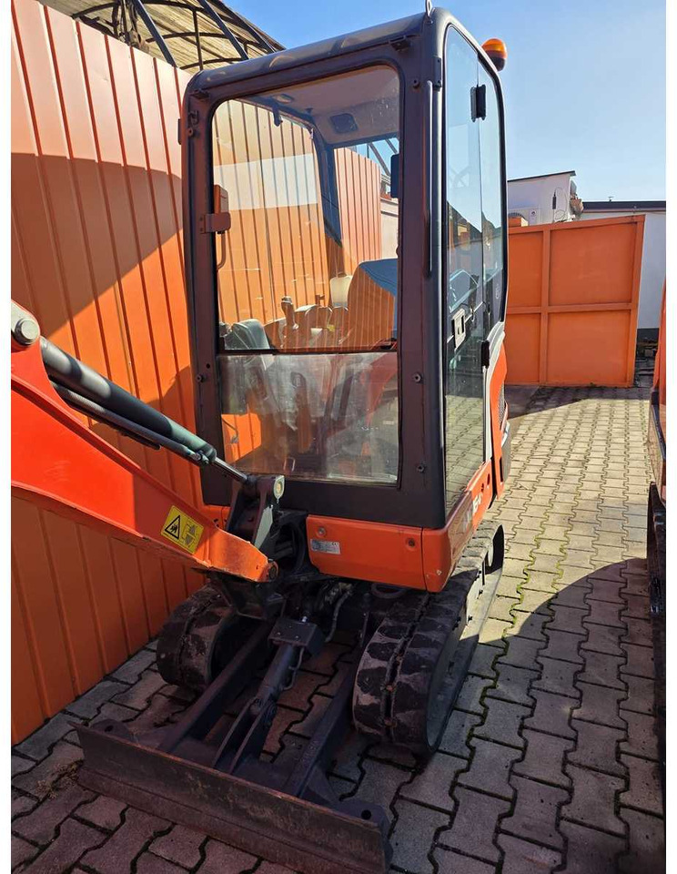 KUBOTA - KX016-4 - MINI-EXCAVATOR - 2016 - Ekskavator mini: gambar 3 KUBOTA - KX016-4 - MINI-EXCAVATOR - 2016 - Ekskavator mini: gambar 3
