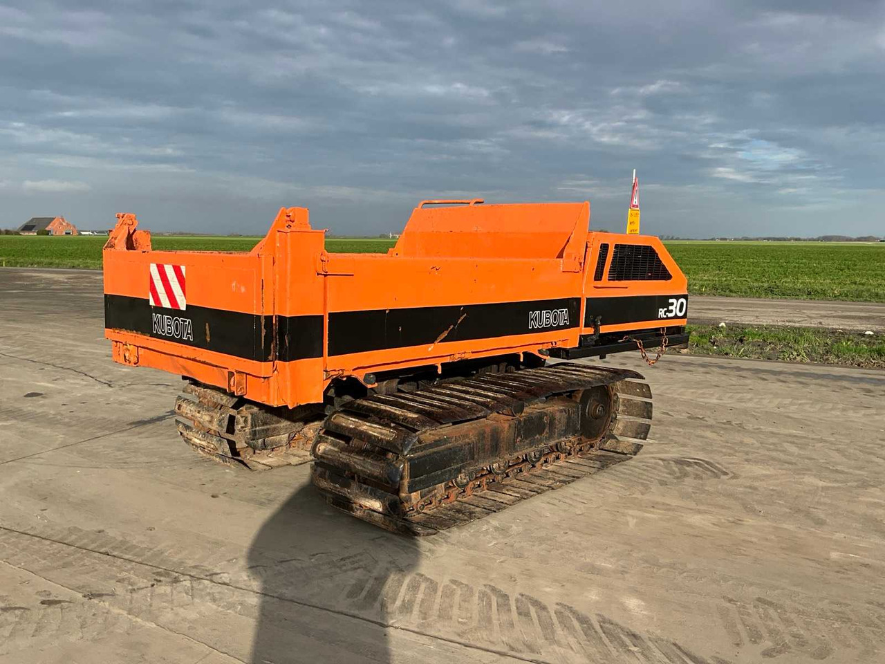 KUBOTA RC-30 TRACKED DUMPER - Tempat sampah mini: gambar 2 KUBOTA RC-30 TRACKED DUMPER - Tempat sampah mini: gambar 2