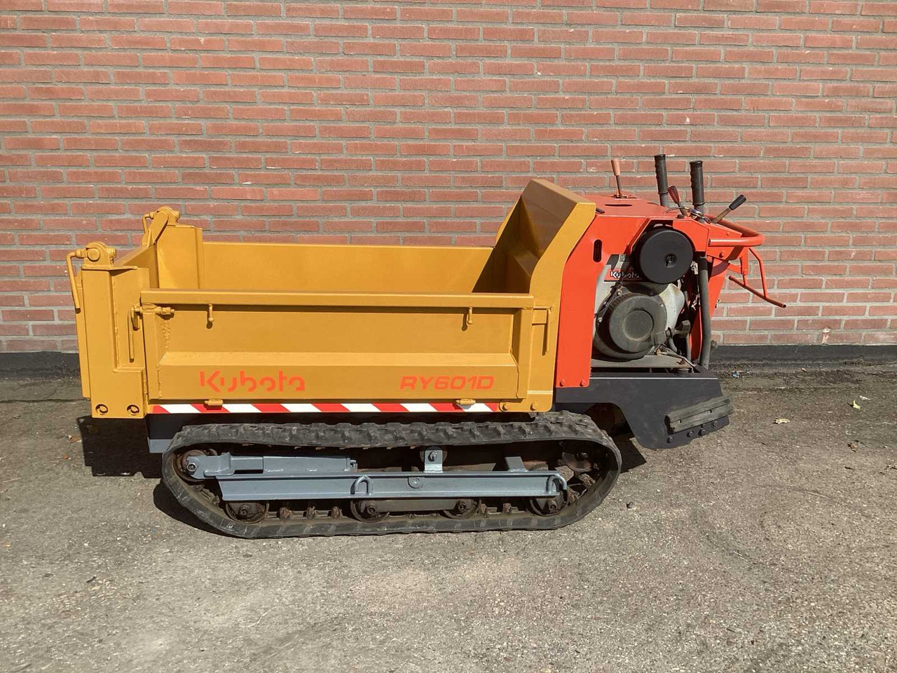 KUBOTA RY601D-3 - Tempat sampah: gambar 1 KUBOTA RY601D-3 - Tempat sampah: gambar 1