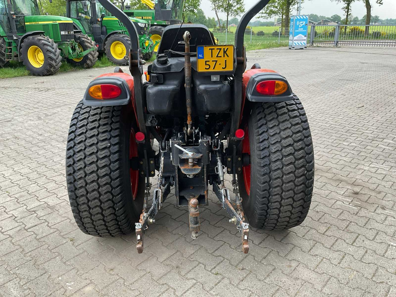 Kioti CK4010 HST - Traktor kompak: gambar 4 Kioti CK4010 HST - Traktor kompak: gambar 4