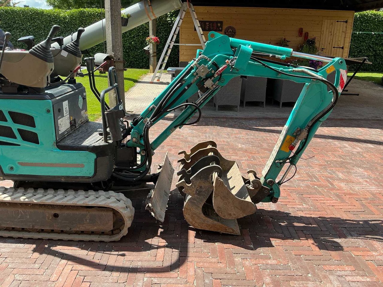 Kobelco SK10SR-2 - Ekskavator mini: gambar 4 Kobelco SK10SR-2 - Ekskavator mini: gambar 4