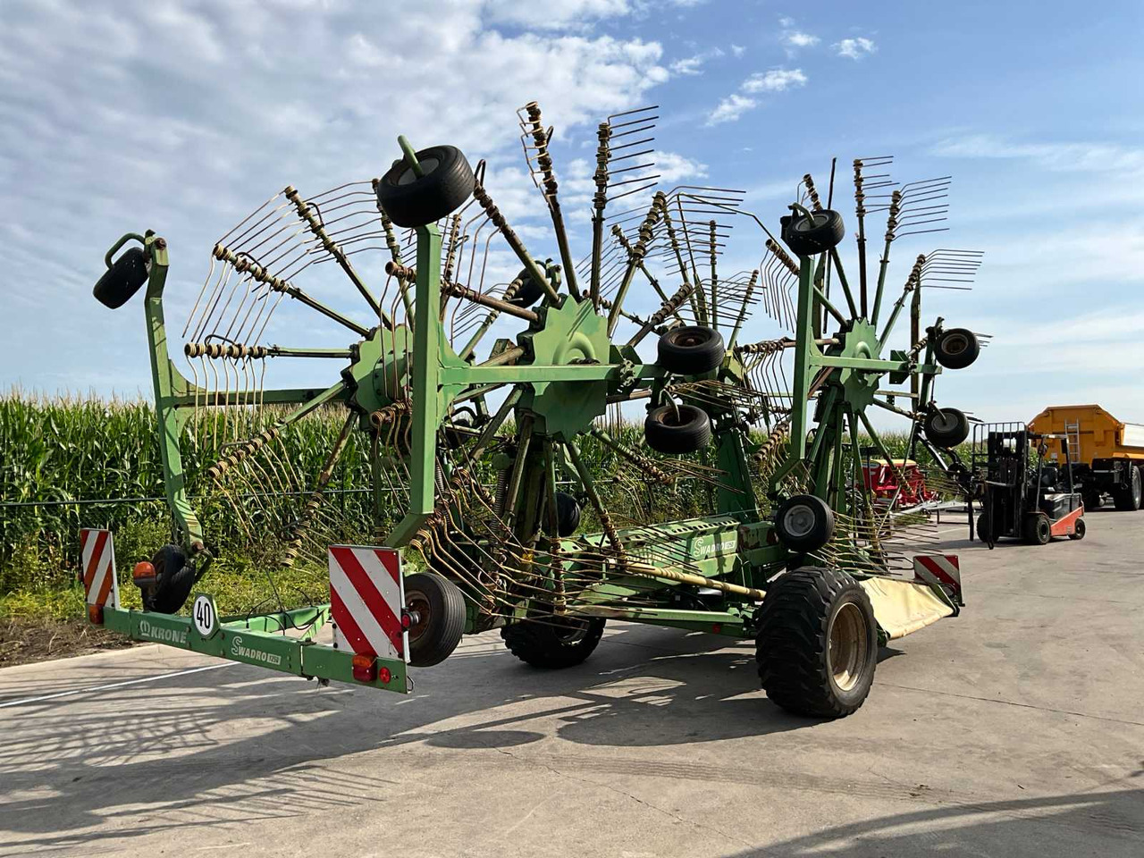 Krone Swadro 1250 - Peralatan untuk pembuatan jerami: gambar 5 Krone Swadro 1250 - Peralatan untuk pembuatan jerami: gambar 5