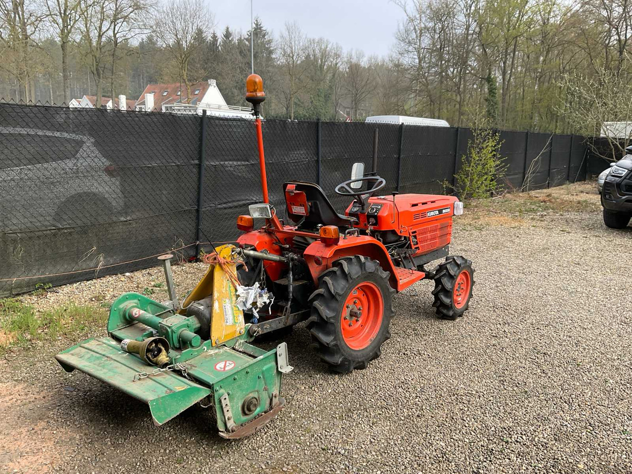 Kubota B6200 - Traktor kompak: gambar 5 Kubota B6200 - Traktor kompak: gambar 5