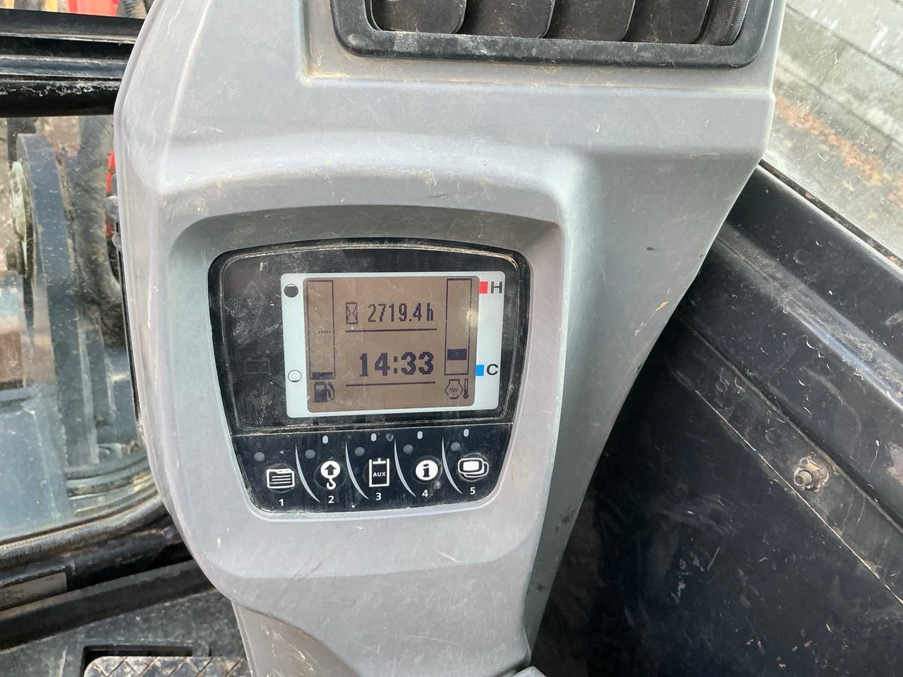 Ekskavator perayap Kubota KX 165-5: gambar 24