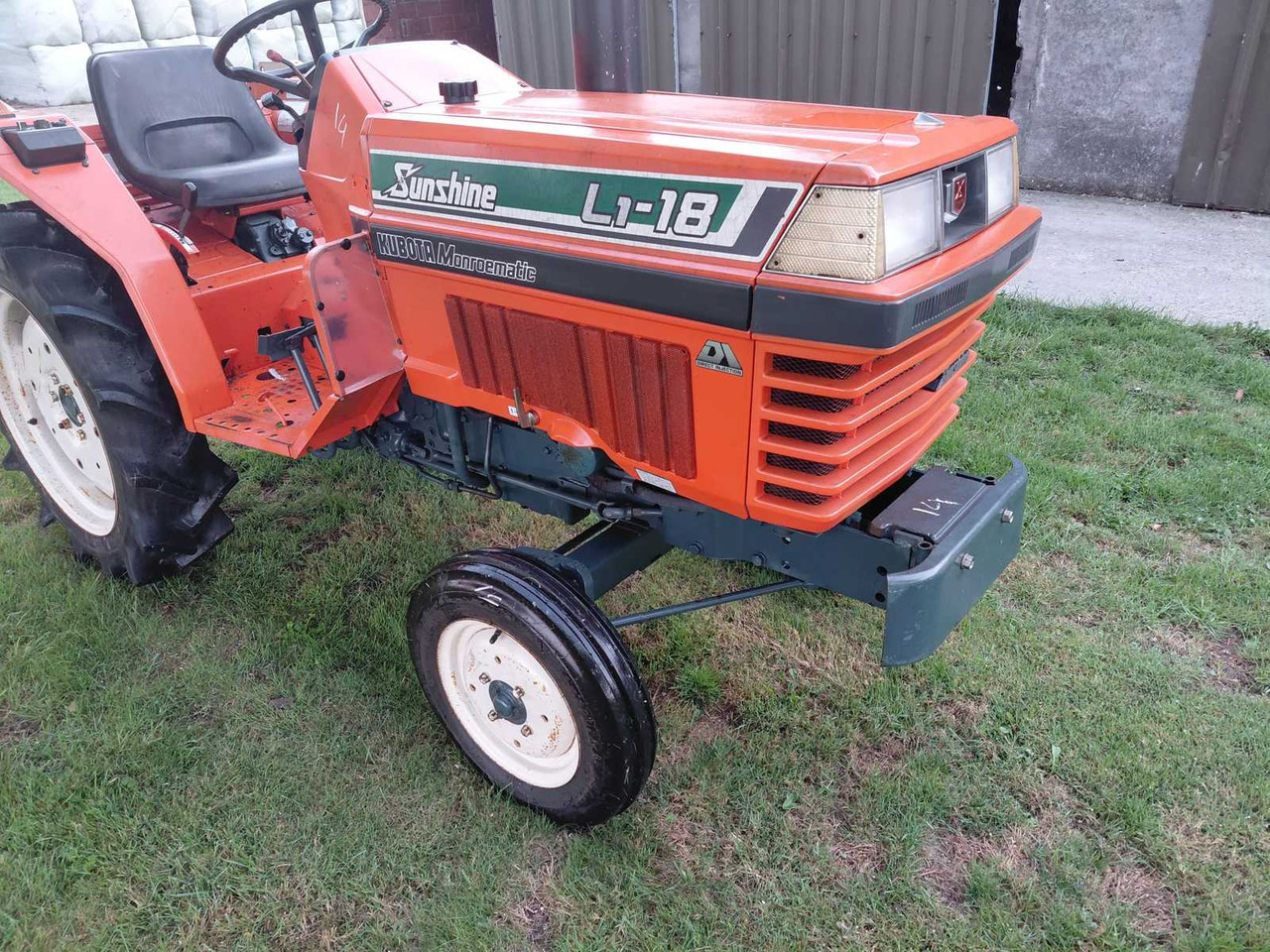 Kubota L1-18 - Traktor kompak: gambar 2 Kubota L1-18 - Traktor kompak: gambar 2