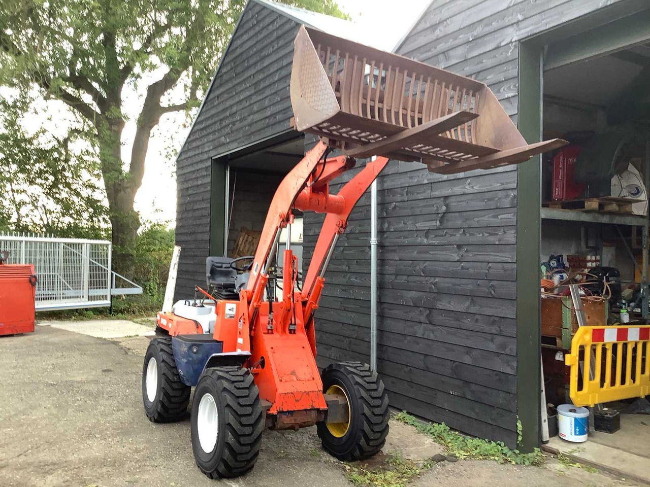Kubota R420 - Wheel loader: gambar 5 Kubota R420 - Wheel loader: gambar 5