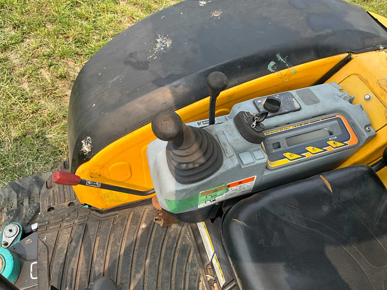Ekskavator perayap Kubota U-30-5: gambar 20