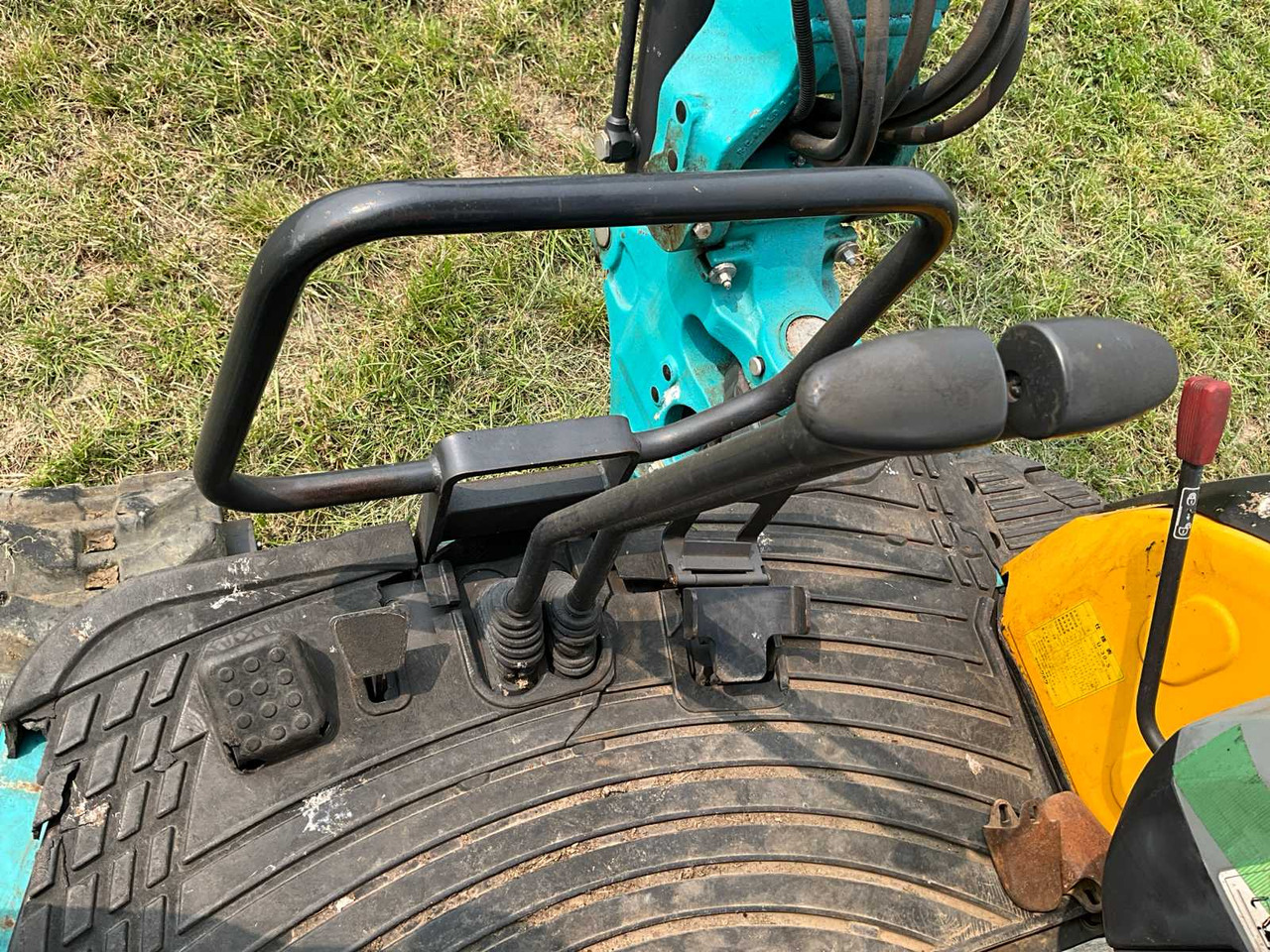 Ekskavator perayap Kubota U-30-5: gambar 19