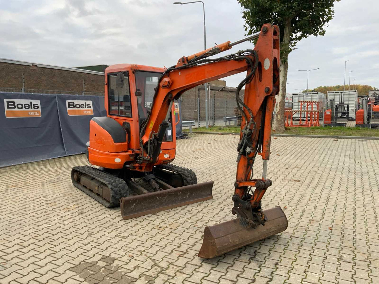 Kubota U35-3A3 - Ekskavator mini: gambar 3 Kubota U35-3A3 - Ekskavator mini: gambar 3