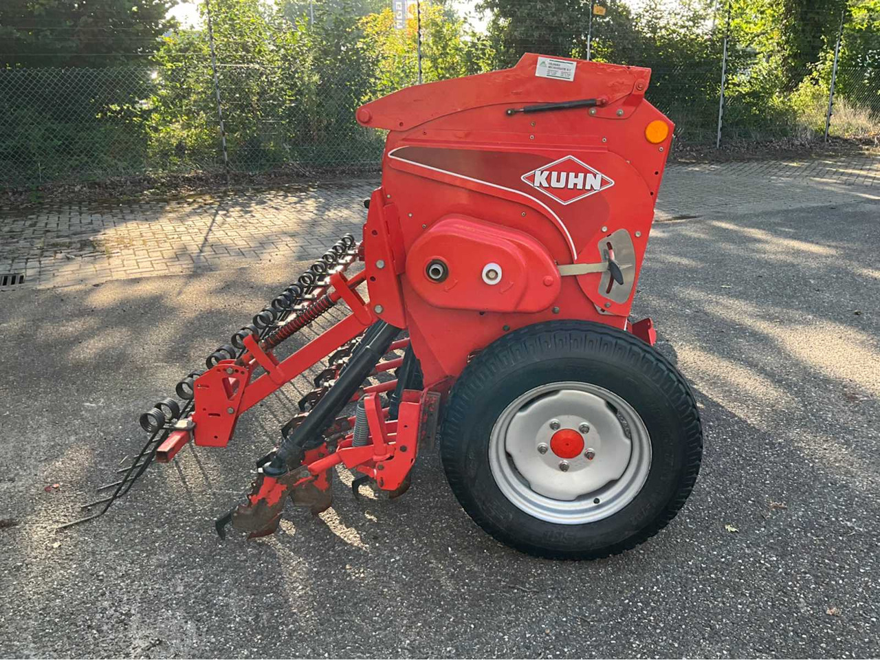 Kuhn Premia 300 - Peralatan menabur: gambar 5 Kuhn Premia 300 - Peralatan menabur: gambar 5