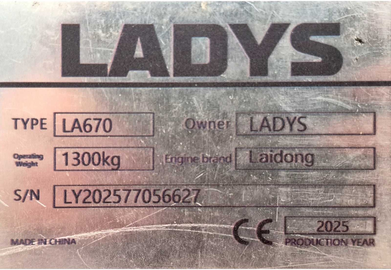 LADYS - 2025 - LA670 - SKID STEER LOADER - Track loader yang ringkas: gambar 5 LADYS - 2025 - LA670 - SKID STEER LOADER - Track loader yang ringkas: gambar 5