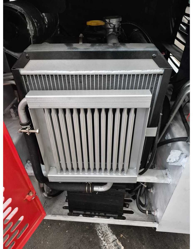 LADYS - 2025 - LA670 - SKID STEER LOADER - Track loader yang ringkas: gambar 4 LADYS - 2025 - LA670 - SKID STEER LOADER - Track loader yang ringkas: gambar 4